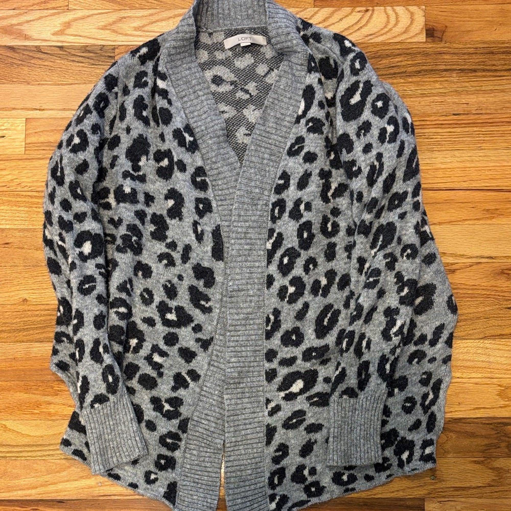LOFT Gray Leopard print open sweater